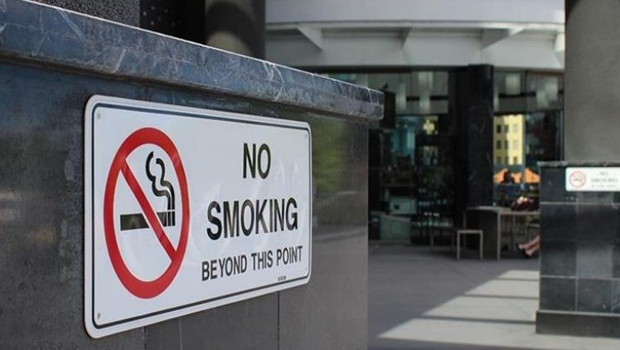 İngiltere’den tarihi karar… Gençlere ömür boyu sigara yasağı geliyor