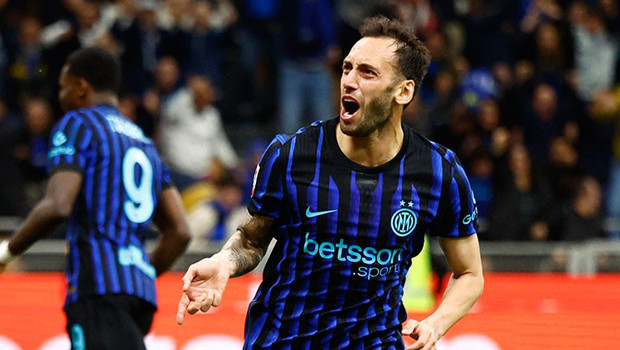 Hakan Çalhanoğlu'nun şovu Inter'i finale taşıdı!