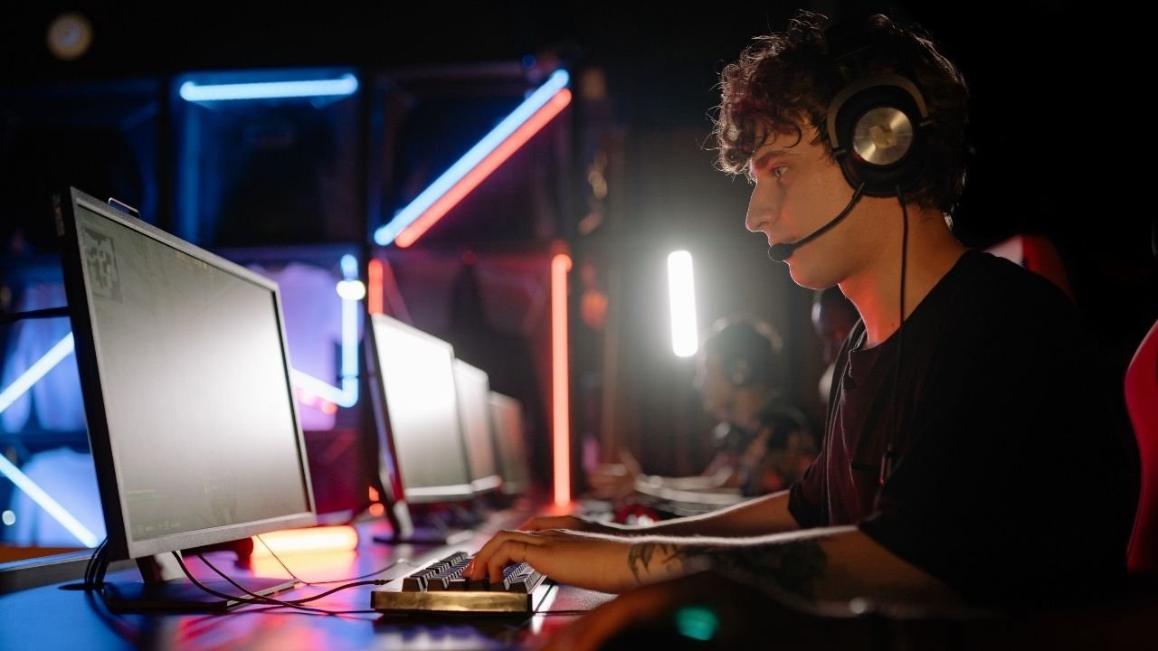 Çocuklar Dijitalde Büyüyor: Yapay Zeka Kariyerleri Belirliyor